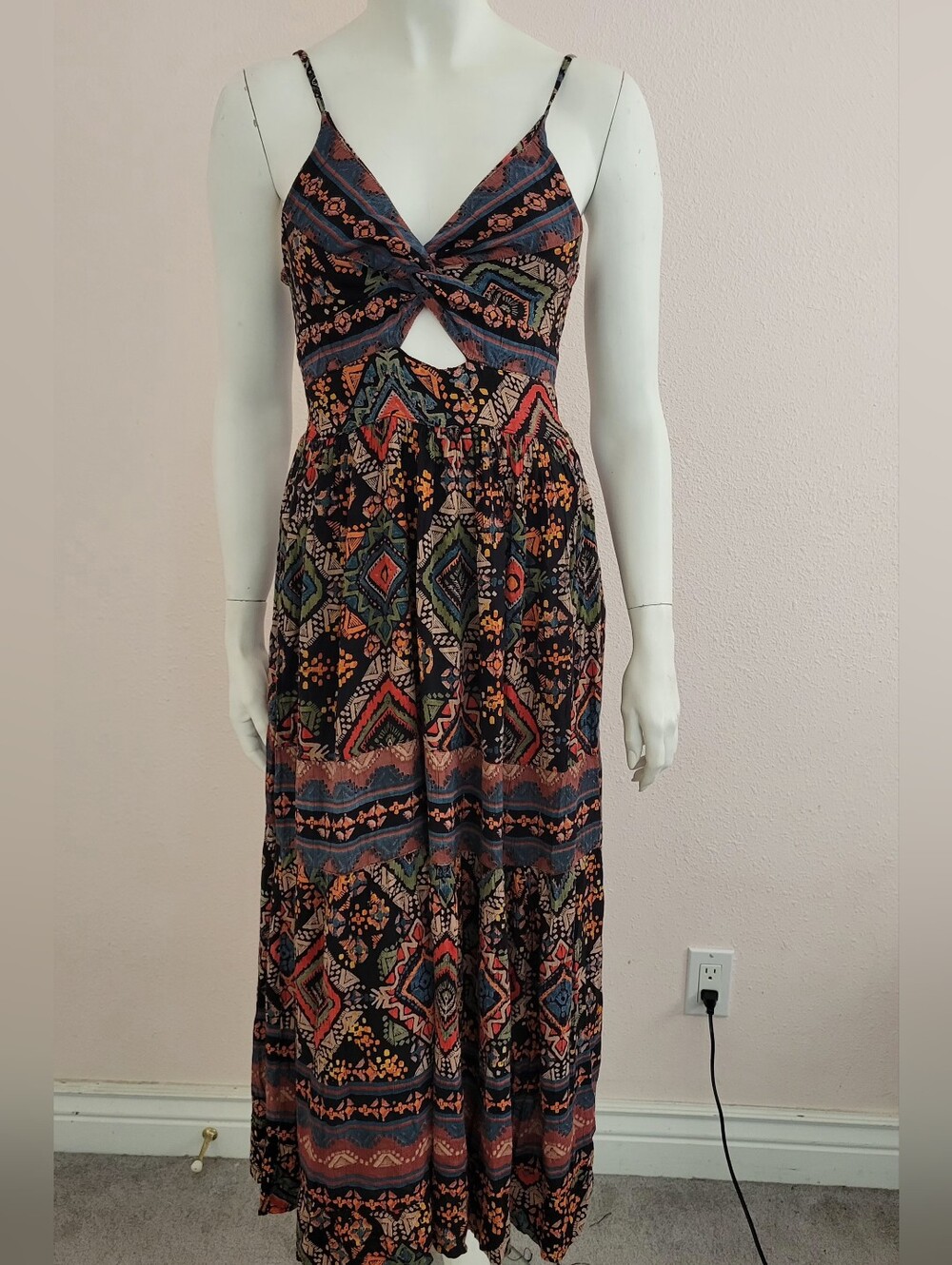 ANGIE Geometric Boho Maxi Dress Size M Cutout Front Smocked Back - Picture 4 of 12